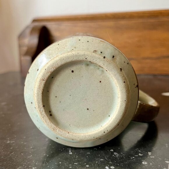 Vintage Speckleware Mug with Painted Bird Design Vintage Speckleware Mug with Pa - Picture 2 of 4